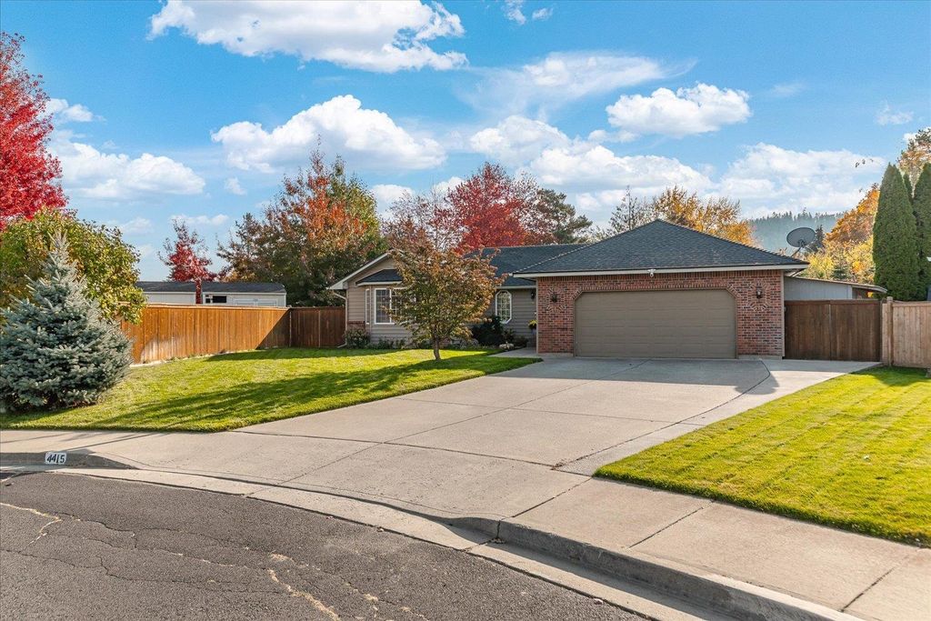 4415 S Parkside Ct, Spokane, WA 99223 photo 3