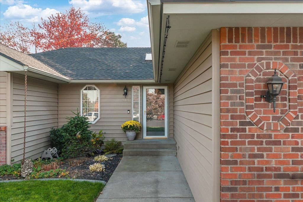 4415 S Parkside Ct, Spokane, WA 99223 photo 4