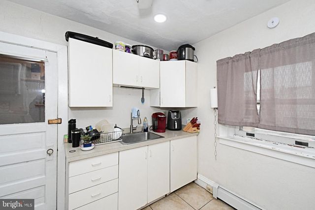 379 N CHARLOTTE ST, Pottstown, PA 19464