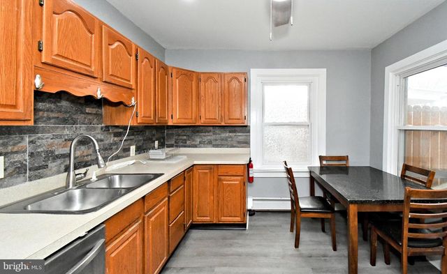 379 N CHARLOTTE ST, Pottstown, PA 19464