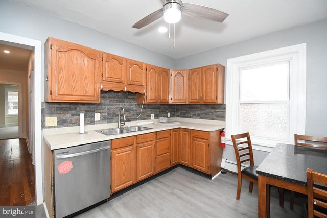 379 N CHARLOTTE ST, Pottstown, PA 19464