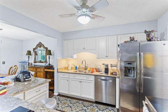 2246 COACH HOUSE BOULEVARD 504, Orlando, FL 32812