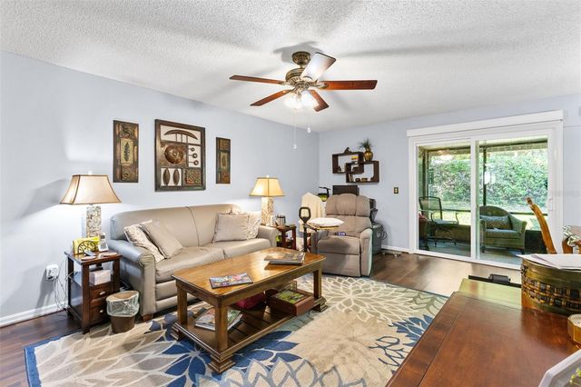 2246 COACH HOUSE BOULEVARD 504, Orlando, FL 32812