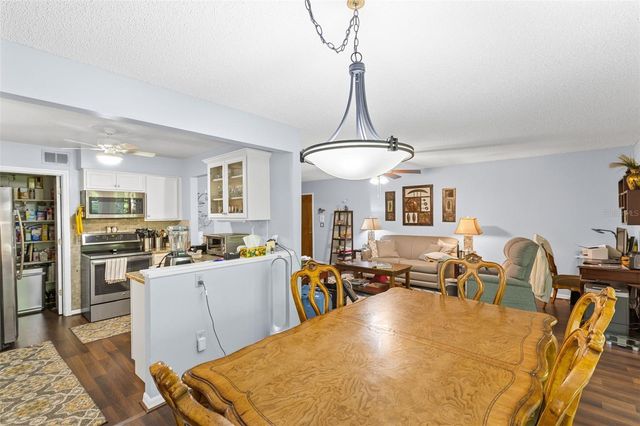 2246 COACH HOUSE BOULEVARD 504, Orlando, FL 32812