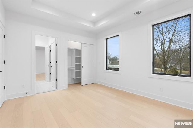 21 Manor Court, Glen Rock, NJ 07452