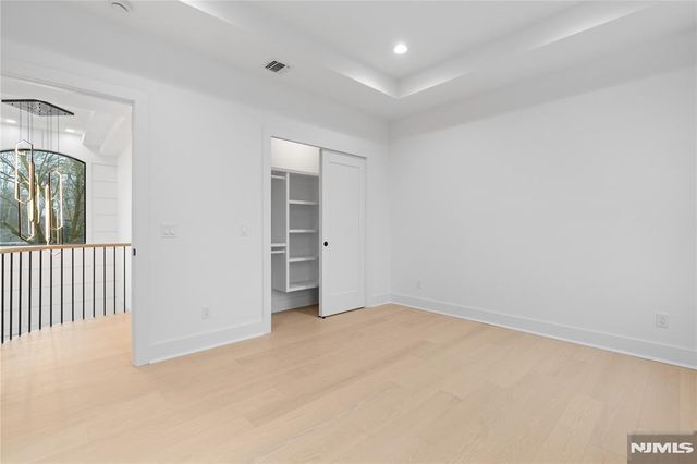 21 Manor Court, Glen Rock, NJ 07452