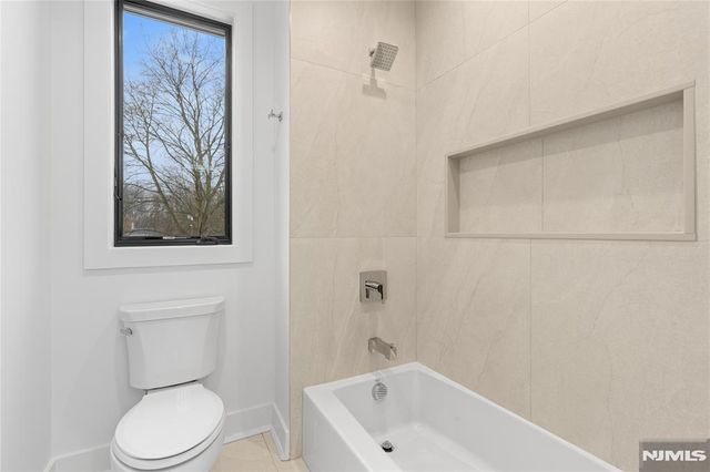 21 Manor Court, Glen Rock, NJ 07452