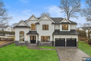 21 Manor Court, Glen Rock, NJ 07452