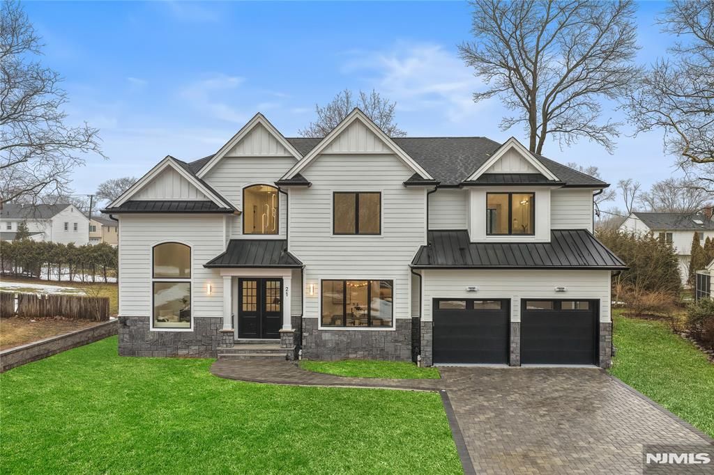 21 Manor Court, Glen Rock, NJ 07452