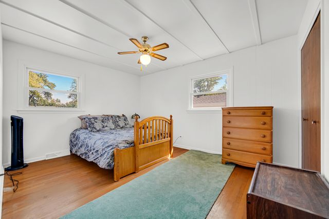 511 W Arquilla Drive, Glenwood, IL 60425