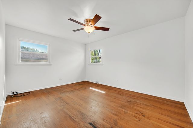 511 W Arquilla Drive, Glenwood, IL 60425