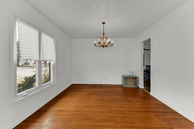 511 W Arquilla Drive, Glenwood, IL 60425