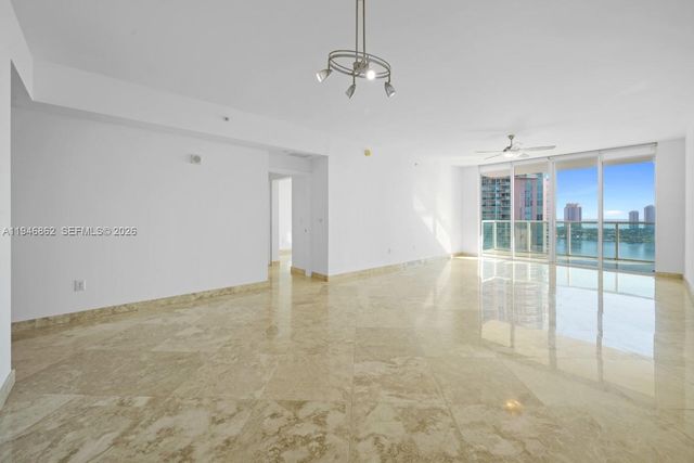 3330 NE 190th St 1912, Aventura, FL 33180