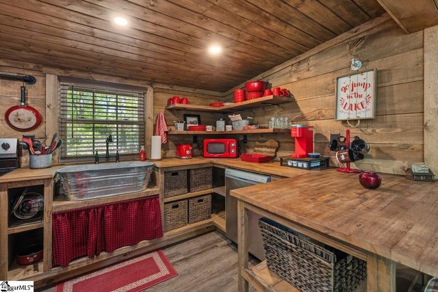 730 W Cove Drive, Mountain Rest, SC 29664