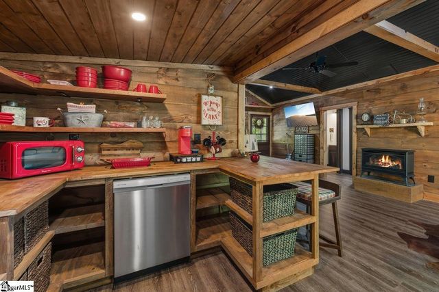 730 W Cove Drive, Mountain Rest, SC 29664
