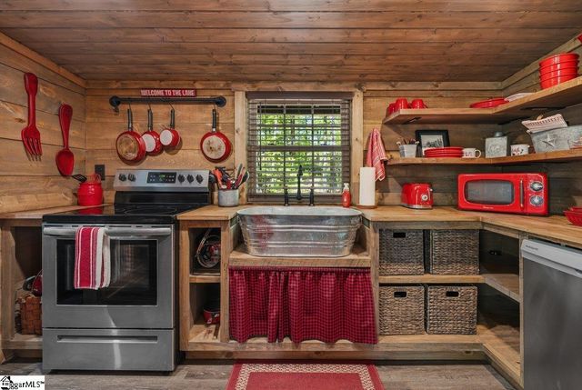 730 W Cove Drive, Mountain Rest, SC 29664