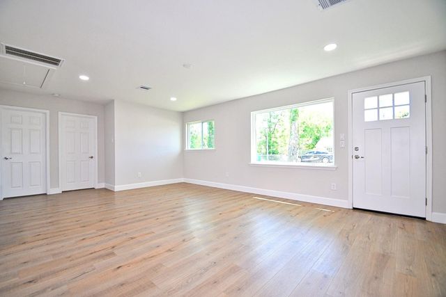 10910 Fullerton Drive, Houston, TX 77043