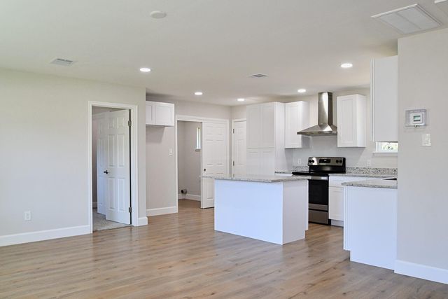 10910 Fullerton Drive, Houston, TX 77043