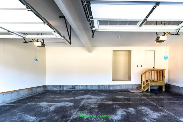 712 Azalea Lane, Versailles, KY 40383