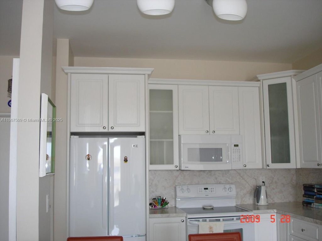 18061 Biscayne Blvd PH03, Aventura, FL 33160