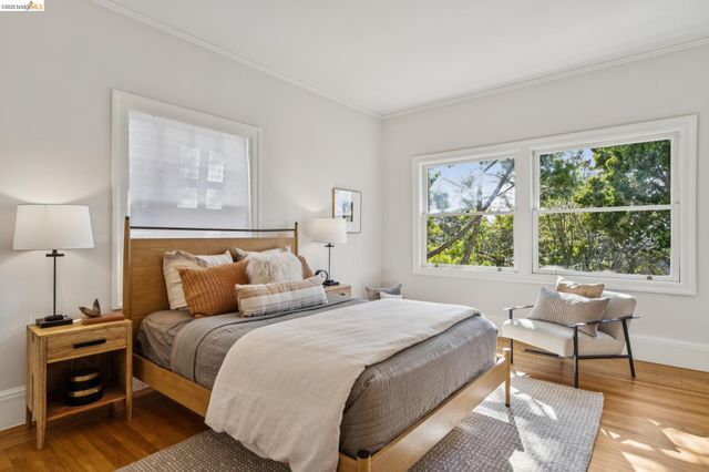 301 El Cerrito Avenue, Piedmont, CA 94611