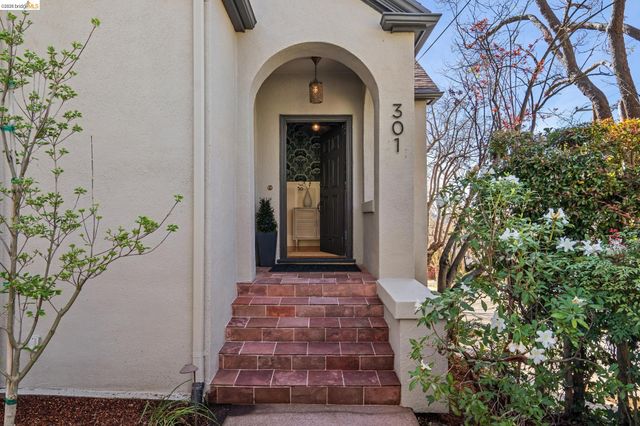 301 El Cerrito Avenue, Piedmont, CA 94611