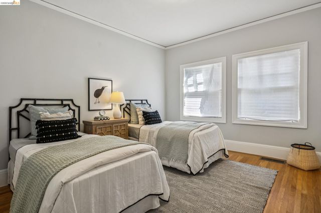 301 El Cerrito Avenue, Piedmont, CA 94611