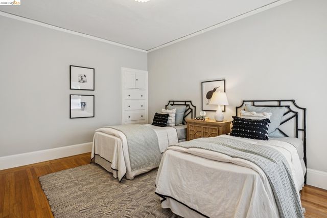 301 El Cerrito Avenue, Piedmont, CA 94611