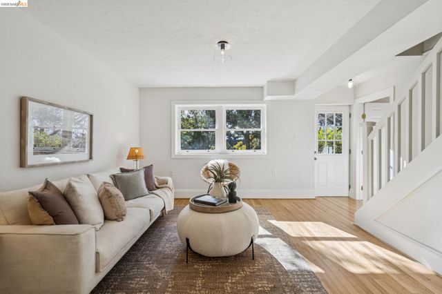 301 El Cerrito Avenue, Piedmont, CA 94611