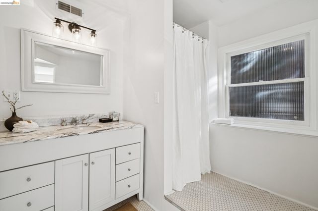 301 El Cerrito Avenue, Piedmont, CA 94611