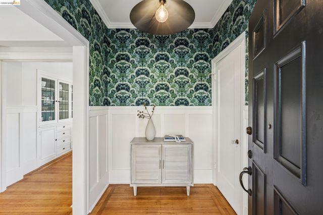 301 El Cerrito Avenue, Piedmont, CA 94611