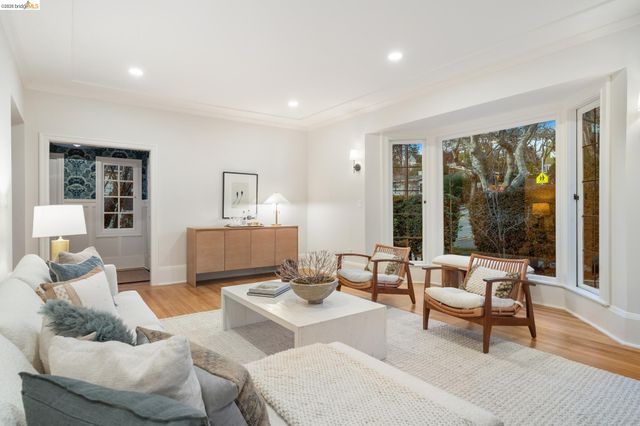 301 El Cerrito Avenue, Piedmont, CA 94611