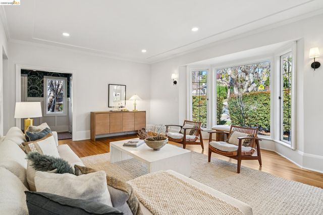 301 El Cerrito Avenue, Piedmont, CA 94611