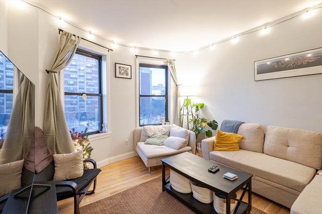 828 Huntington Ave 2, Boston, MA 02115