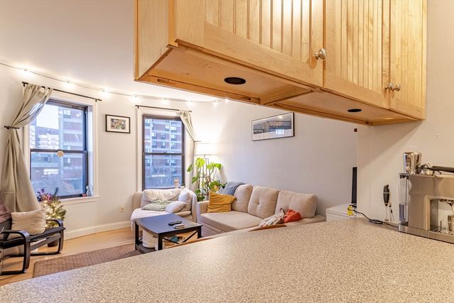 828 Huntington Ave 2, Boston, MA 02115