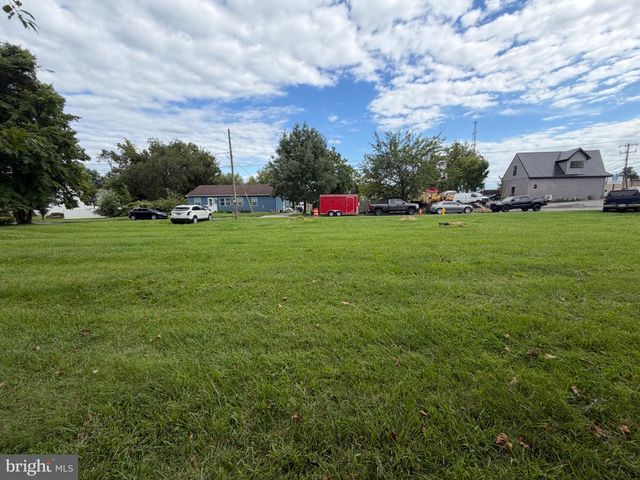 4 BELVUE TER, Aston, PA 19014