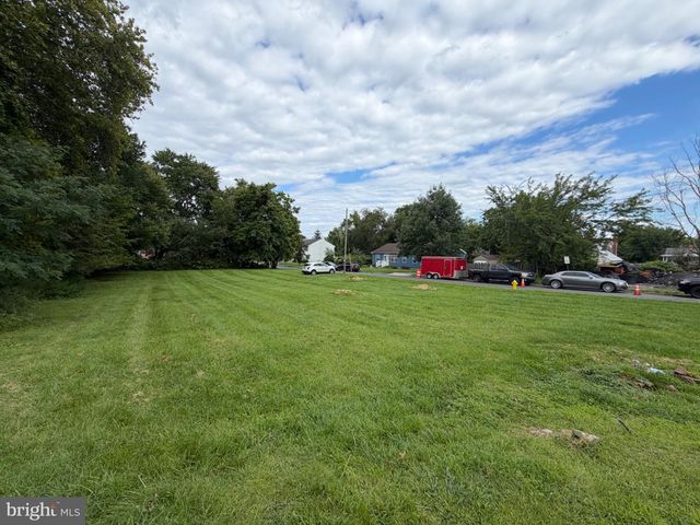 4 BELVUE TER, Aston, PA 19014