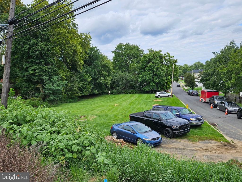 4 BELVUE TER, ASTON, PA 19014 — exterior
