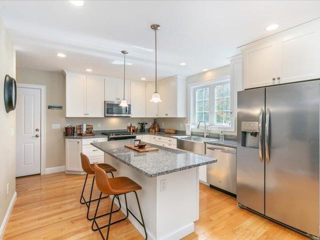 14 Tomasian Drive, Merrimack, NH 03054