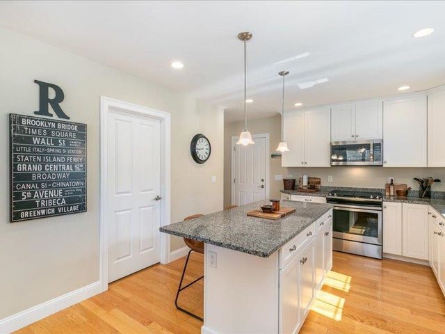 14 Tomasian Drive, Merrimack, NH 03054