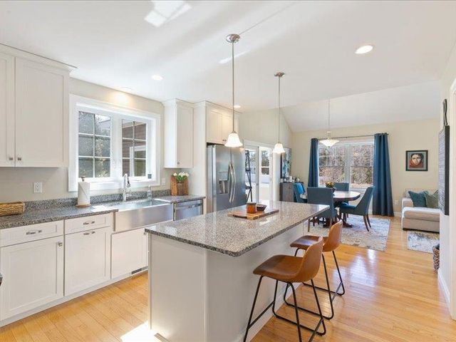 14 Tomasian Drive, Merrimack, NH 03054