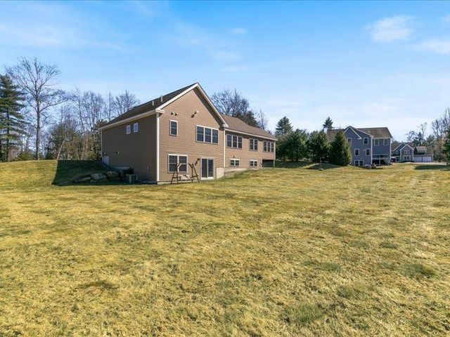 14 Tomasian Drive, Merrimack, NH 03054