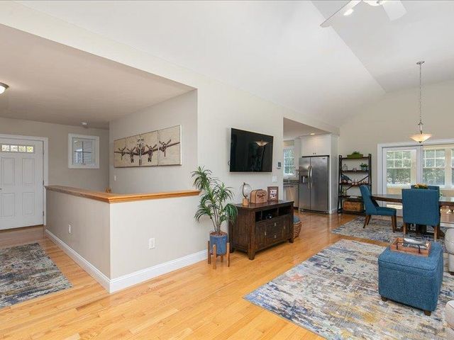 14 Tomasian Drive, Merrimack, NH 03054