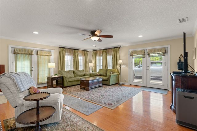 1001 Poppell Drive, Darien, GA 31305