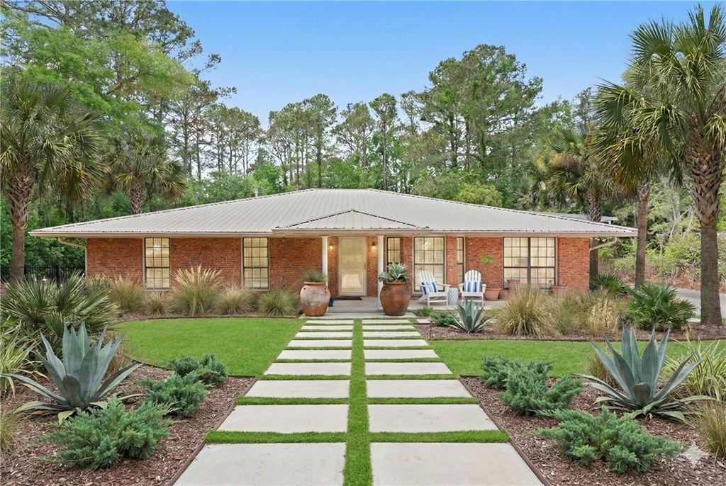 1001 Poppell Drive, Darien, GA 31305