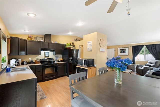 408 Amberwood Circle, Sultan, WA 98294
