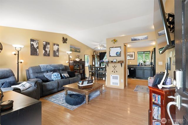 408 Amberwood Circle, Sultan, WA 98294