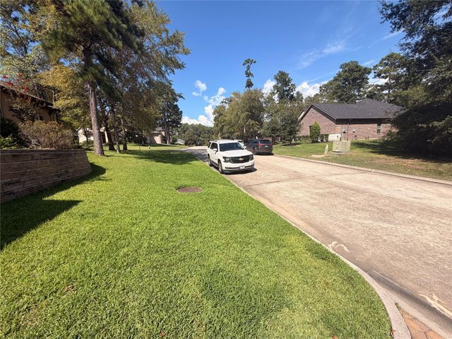 313 Pine Brook Drive, Montgomery, TX 77356