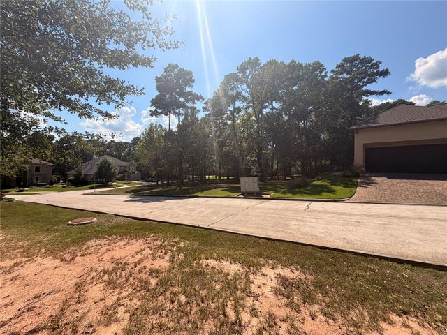313 Pine Brook Drive, Montgomery, TX 77356