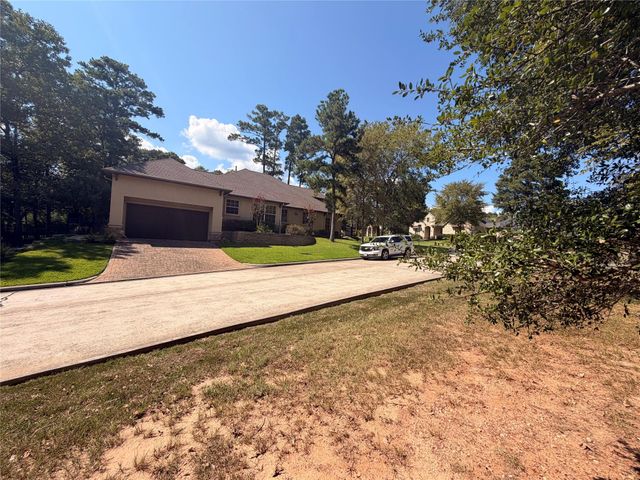 313 Pine Brook Drive, Montgomery, TX 77356